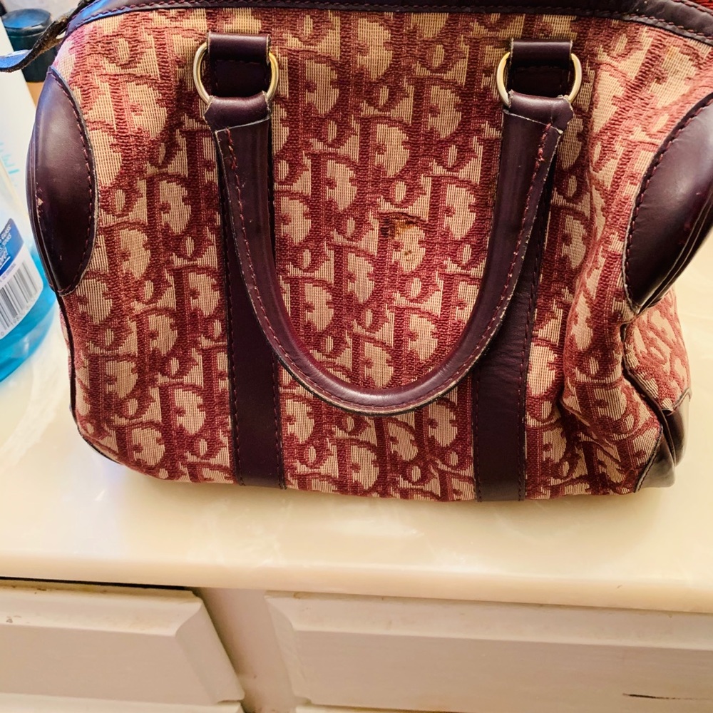 Vintage logo speedy 9.5 in across, 6 inch tall